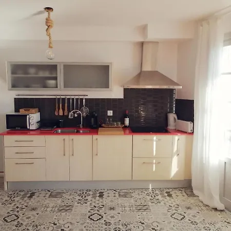 Singular Apartment *