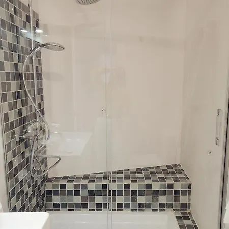 Singular Apartment