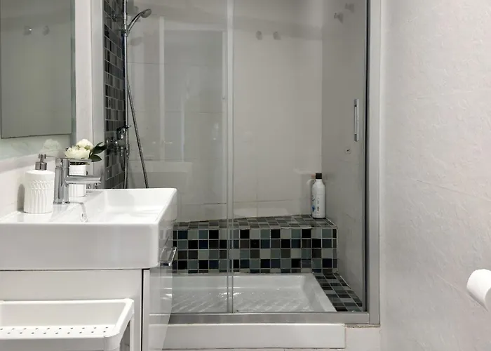 Apartment Vistas - Views In *